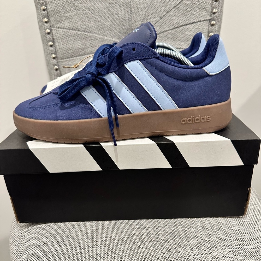 Adidas Men’s Navy Three Stripe Barreda Sneaker Size 10.5 Brand New!